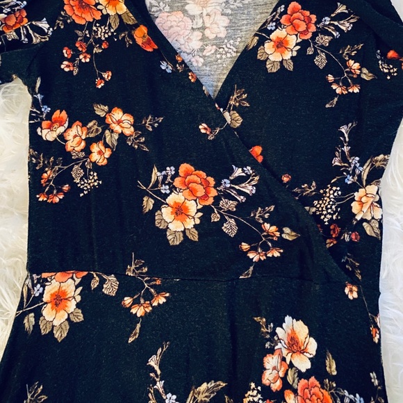 FOREVER 21 floral skater dress - Picture 5 of 6